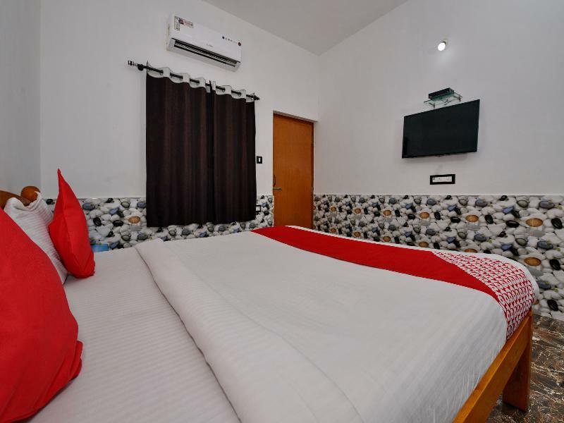 Oyo 10809 Hotel Tushar Inn Baga Exterior photo
